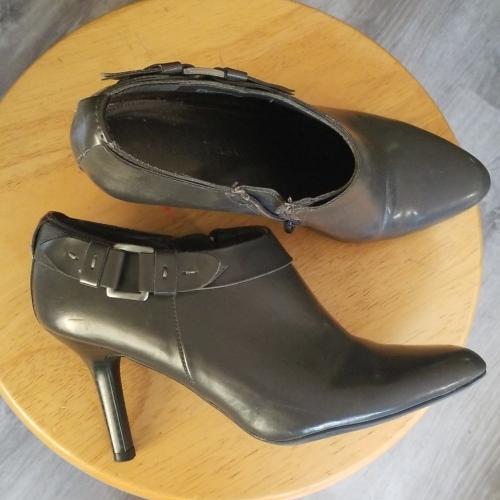 Gray booties - Picture 2 of 2